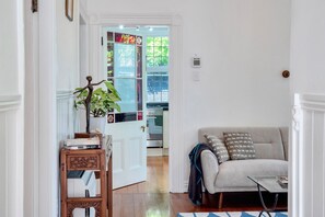 House, 3 Bedrooms | Living room