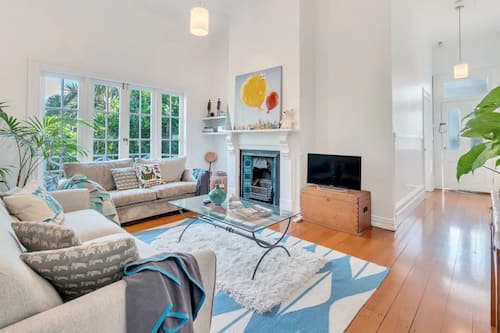 House, 3 Bedrooms | Living area | Smart TV, fireplace, Netflix