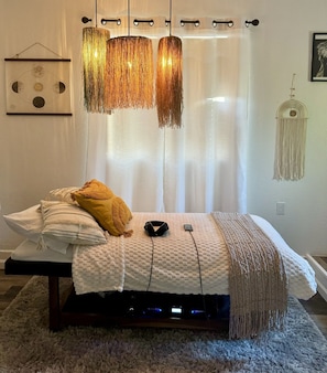 3 Schlafzimmer, Schreibtisch, Bügeleisen/Bügelbrett, Reisekinderbett