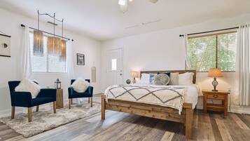 3 chambres, bureau, fer et planche Ă repasser, lit parapluie