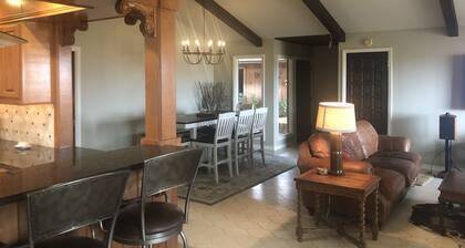 UUSI LUETTELO! ELK-talo CC: ssä! 4Bd, 2 Bth.