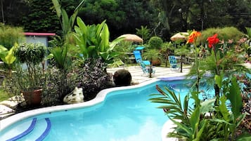 Utomhuspool