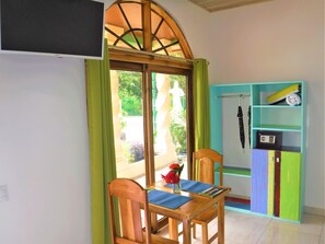 Comfort Studio, Accessible, Room 1 | In-room dining - Coco Beach Village (Savegre)