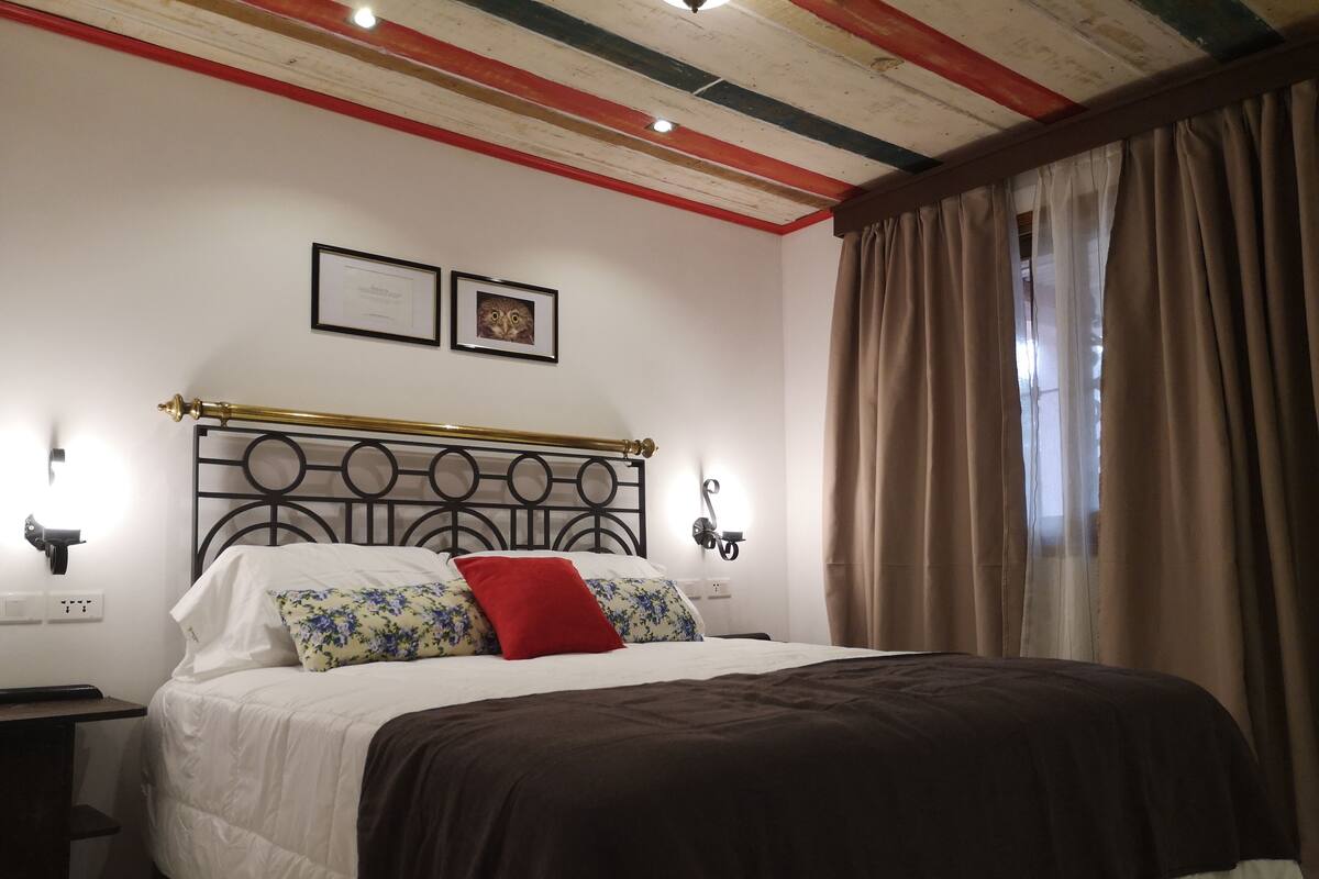 Standard Room | In-room safe, soundproofing, free WiFi, bed sheets