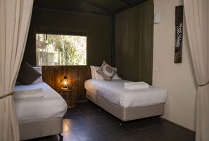 Camera Standard (Bushland View) | Minibar, lenzuola