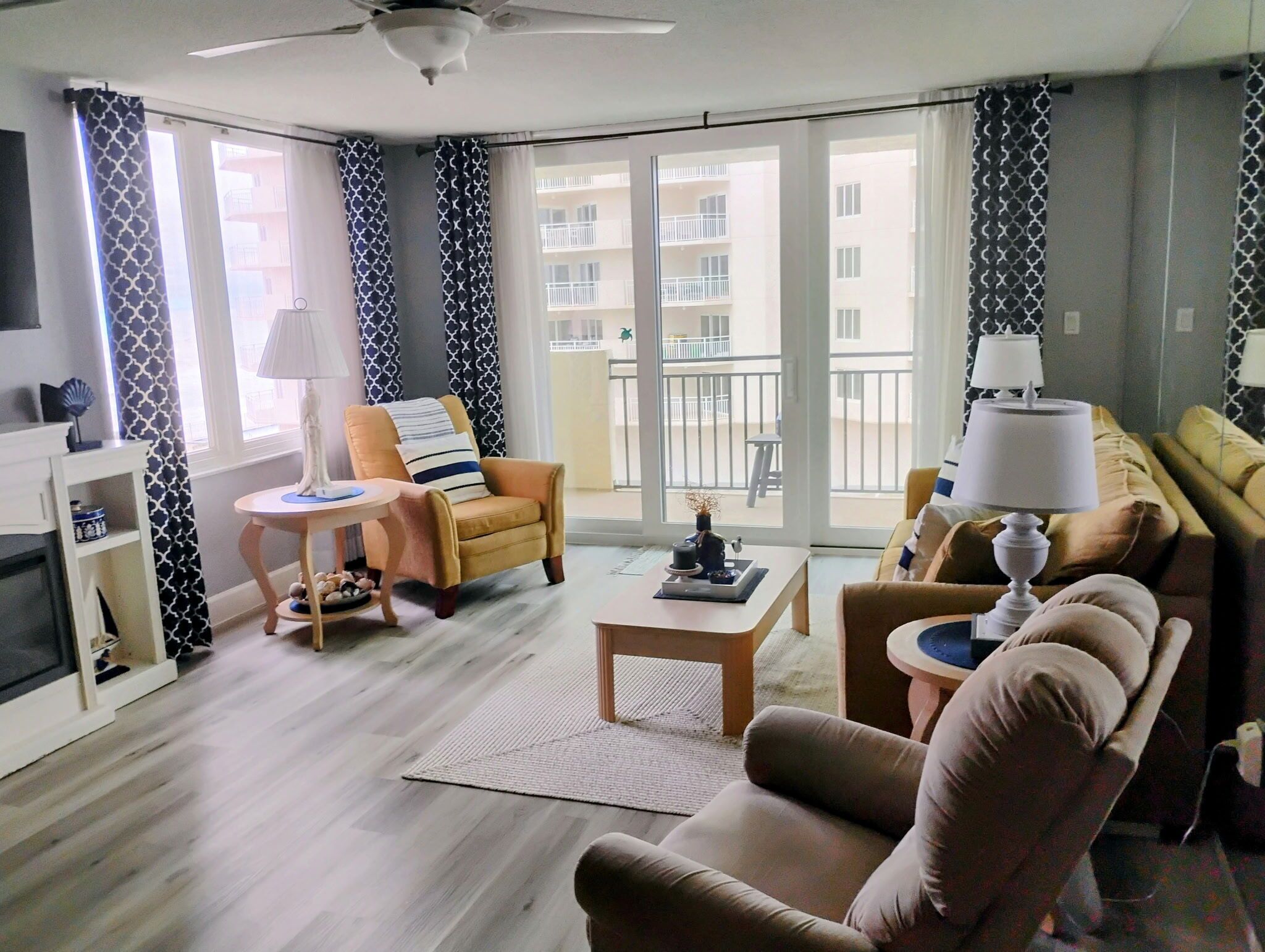 Smart TV, fireplace, DVD player, books