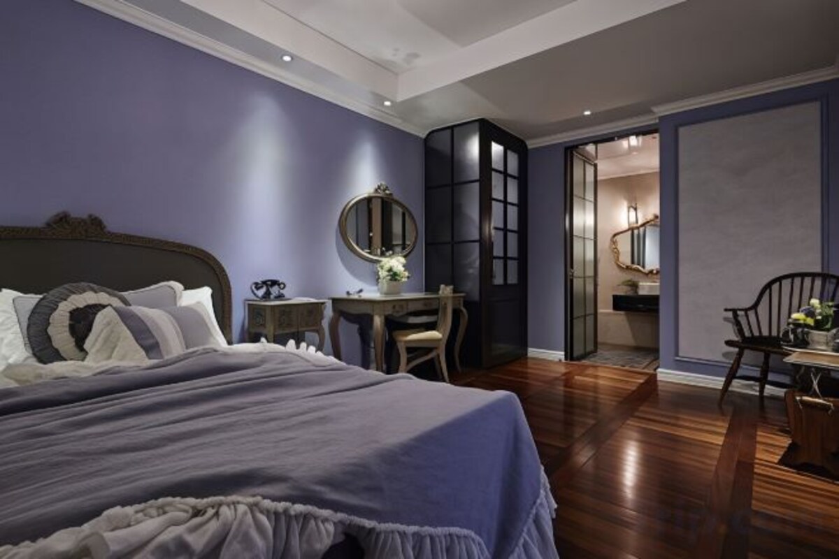 Premium bedding, down comforters, Select Comfort beds