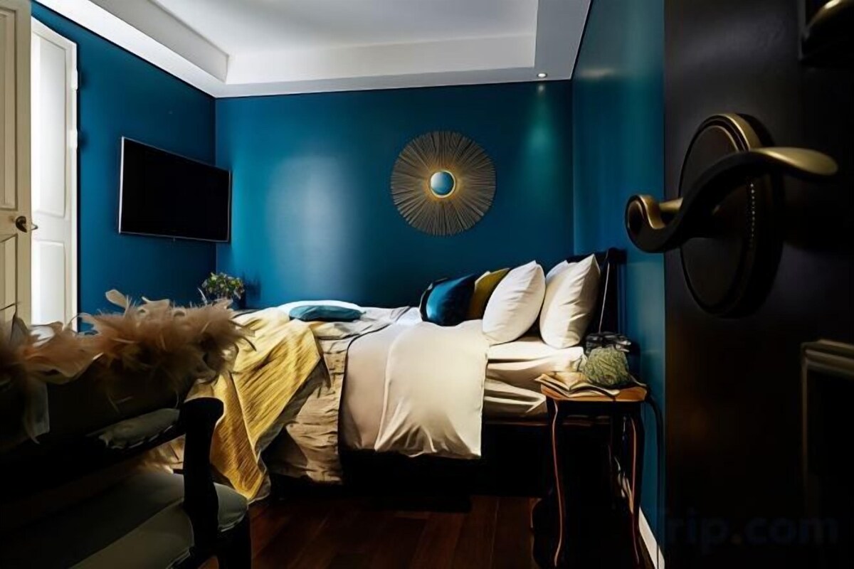 Premium bedding, down comforters, Select Comfort beds