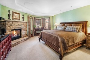 3 bedrooms, desk, travel crib, free WiFi