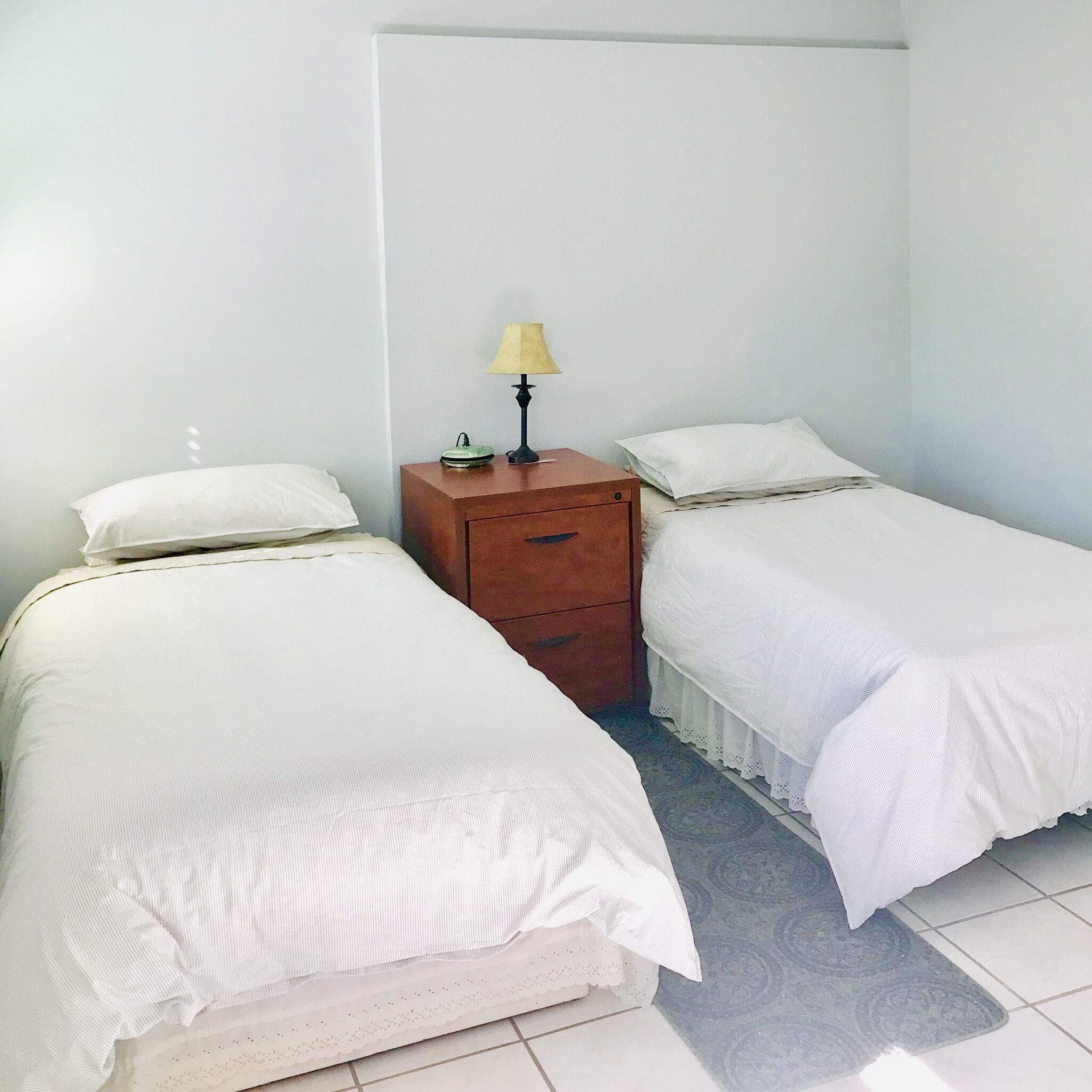 3 bedrooms, individually furnished, iron/ironing board, free WiFi