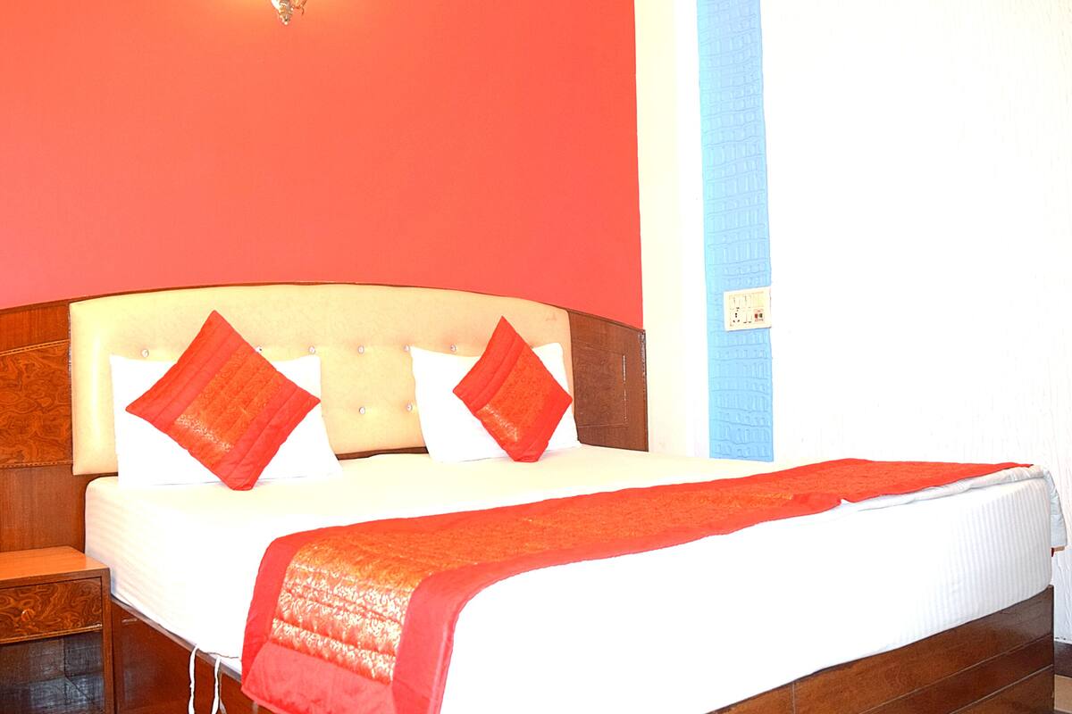 In-room safe, free WiFi