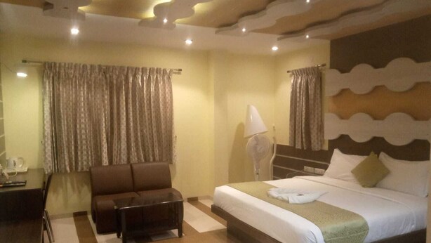 Deluxe Double Room | WiFi (free) - hotel sbs grand (Coimbatore)