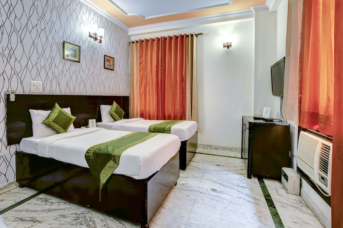 Standard Room | Iron/ironing board, free WiFi, bed sheets