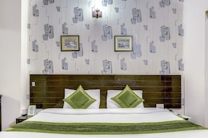 Deluxe Room | Iron/ironing board, free WiFi, bed sheets - Treebo Trend Casa Cyber (Gurugram)