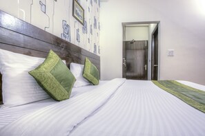 Habitación estándar | Tabla de planchar con plancha, wifi gratis, ropa de cama