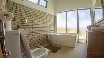 King Room with Balcony | Deep soaking bathtub