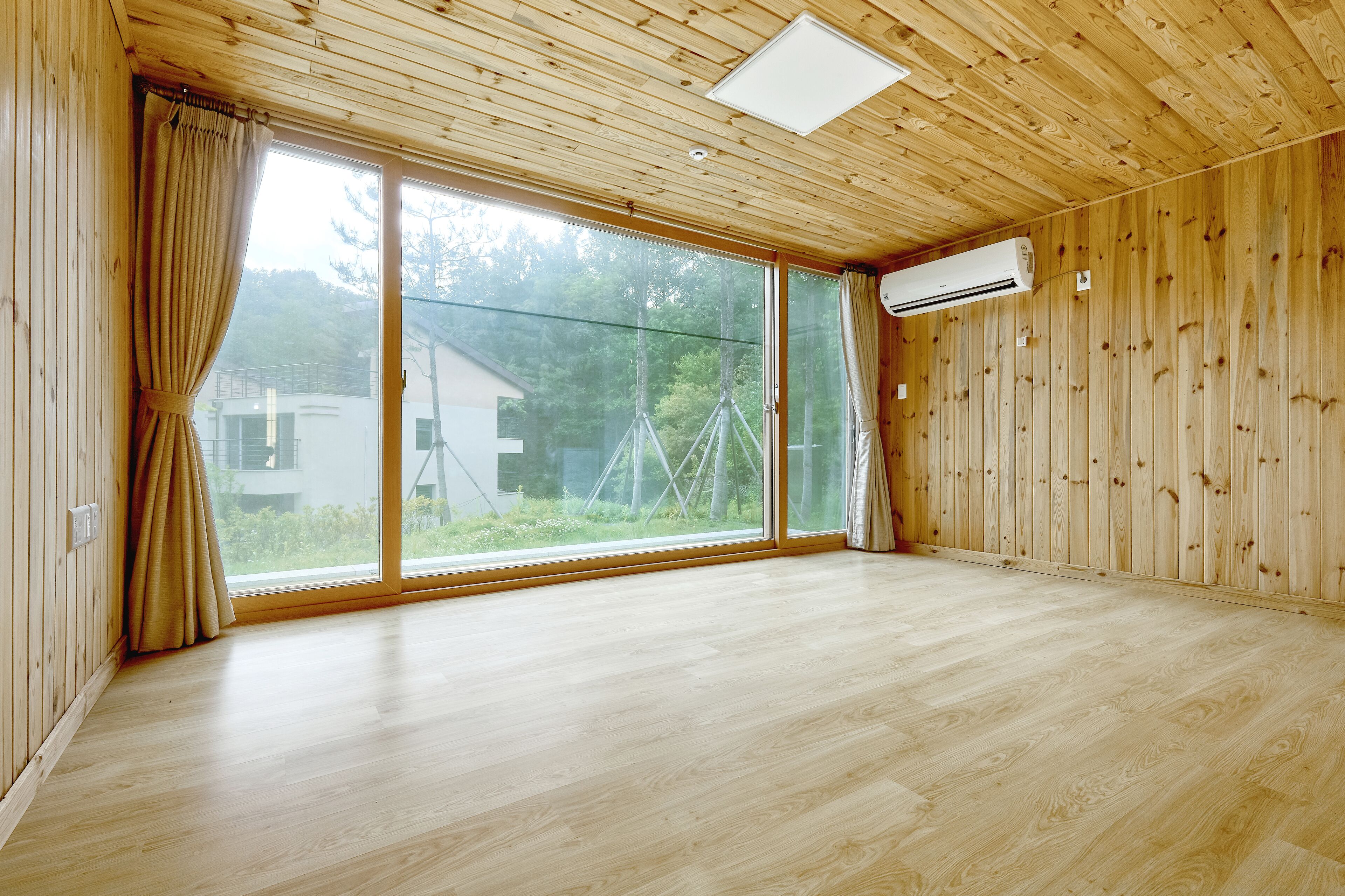 hypo-allergenic bedding, memory-foam beds, desk, laptop workspace