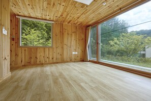 Allergikerbettwaren, Betten mit Memory-Foam-Matratzen, Schreibtisch