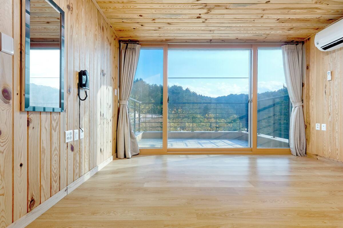 hypo-allergenic bedding, memory-foam beds, desk, laptop workspace