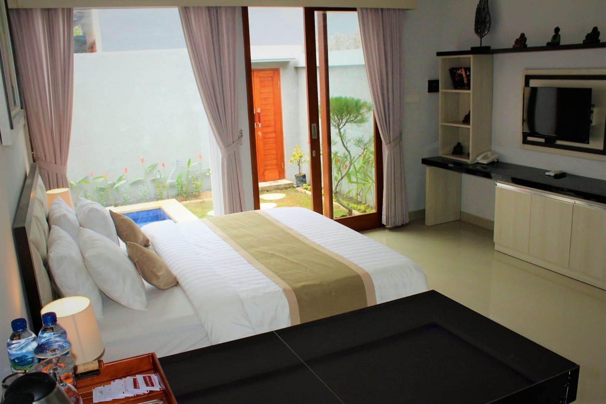 Pool Villa with Free Wifi and Breakfast