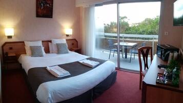 1 chambre, décoration personnalisée, ameublement personnalisé, bureau