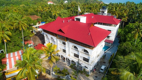 Exterior. Sajjoys Hotel