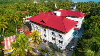 Sajjoys Hotel