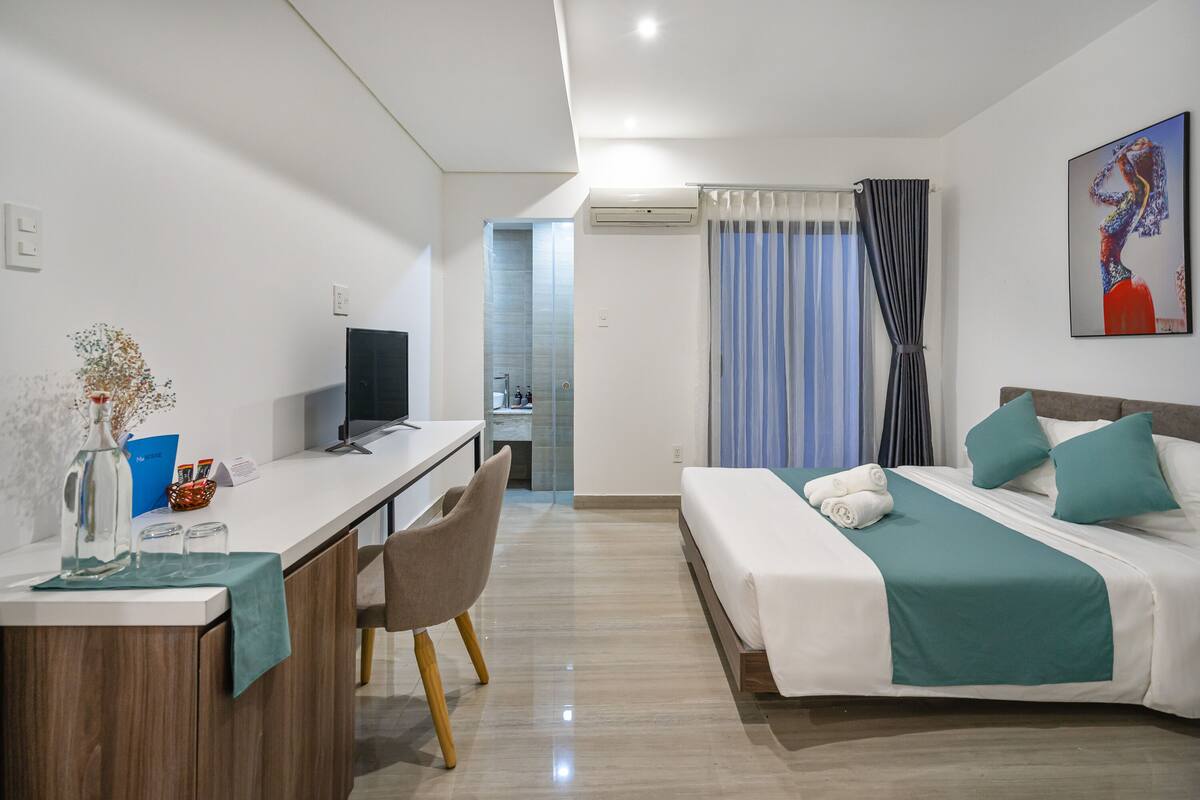 Executive Apartment, Ground Floor | Desk, iron/ironing board, free WiFi