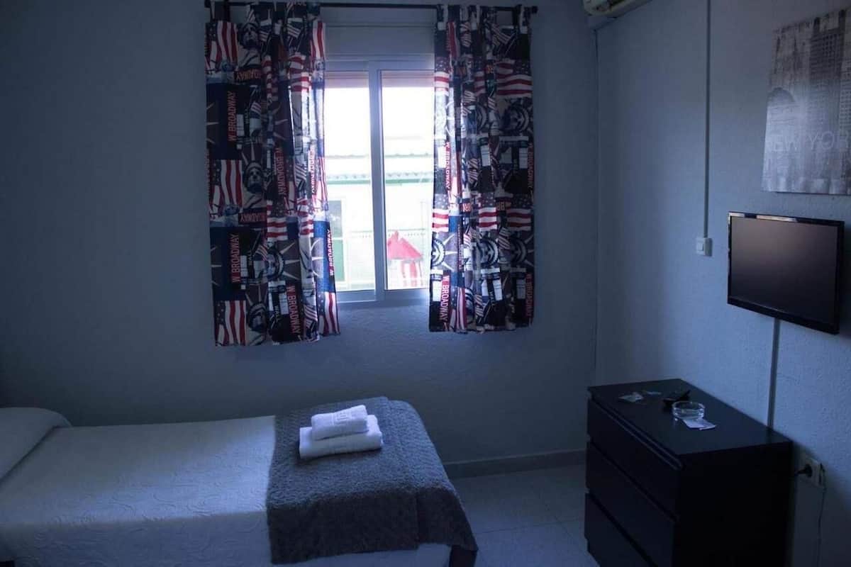 Habitación Doble, Baño Privado, Sin Ventanas | Wifi gratis