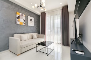 Individually decorated, individually furnished, desk, blackout drapes - Moon Light Apartments (Ho Chi Minh City)