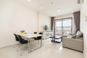 Deluxe Apartment | Individually decorated, individually furnished, desk, blackout drapes - Moon Light Apartments (Ho Chi Minh City)