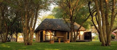 Standard-huone | Työpöytä, vuodevaatteet