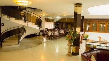 Lobby lounge