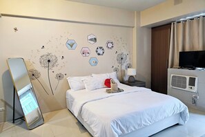 Premium bedding, iron/ironing board, free WiFi, bed sheets - PRS @ One Palm Tree Villa near T3 Airport (Pasay)