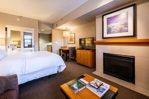 Room - Luxury Condo at the Village Monache - with Canyon Lodge Ski Locker (Mammoth Lakes)
