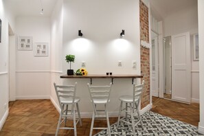 Apartamento superluxo | Cozinha privada | Geladeira, fogão, cooktop, máquina de café expresso