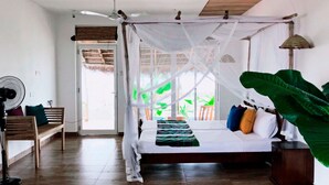 WiFi (free), bed sheets - Travel Tails (Ahangama)