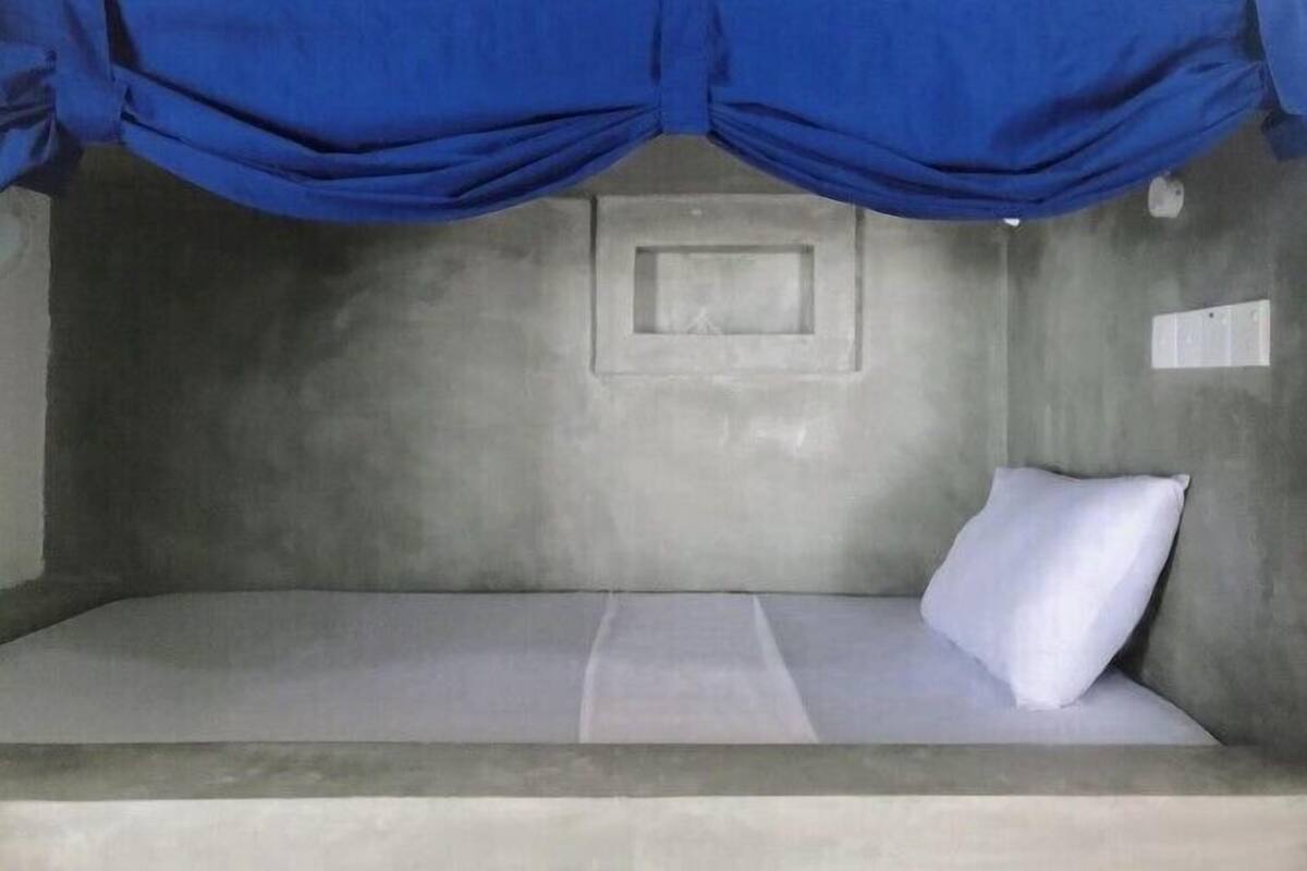 WiFi (free), bed sheets