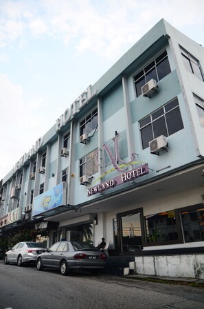 Front of property - Newland Hotel (Johor Bahru)