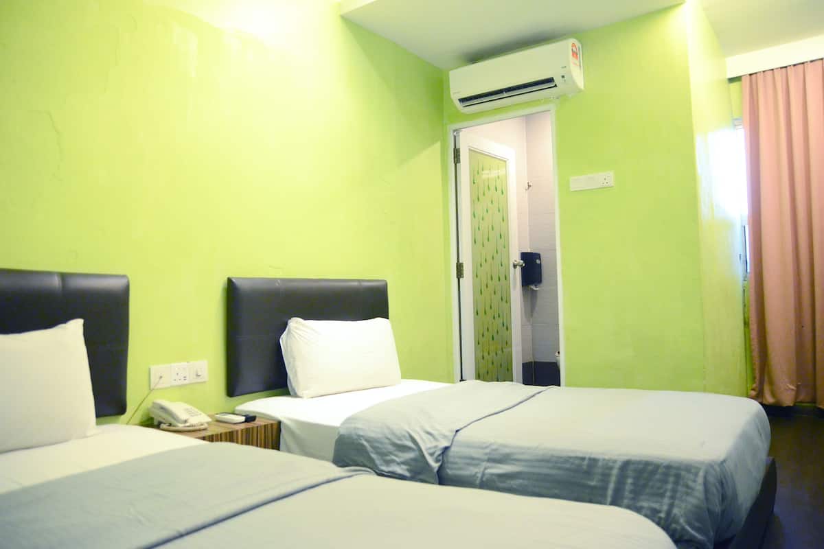 Standard Twin Room | Desk, iron/ironing board (on request), bed sheets