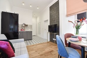 特級公寓 | 客廳 | 40 吋LED 電視連有線電視頻道、電視