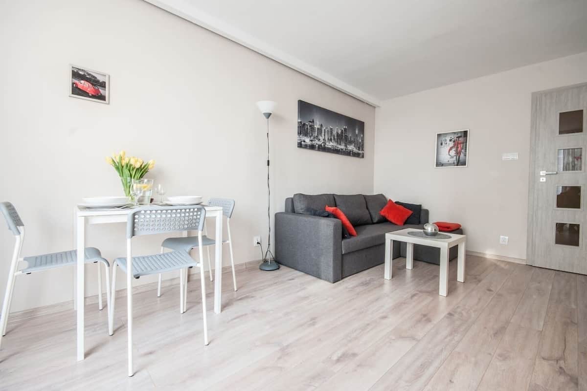 Appartement Confort | Salle de séjour | Téléviseur à DEL de 50 po avec télévision par câble, téléviseur