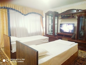 4 bedrooms, WiFi - Central apartment Tashkent (Миробод тумани)