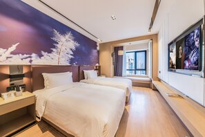 Suite empresarial | Escritorio, cortinas blackout y wifi gratis