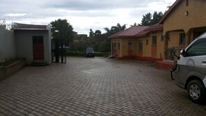 Ubetjent parkering (inkludert)