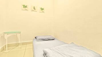 Iron/ironing board, free WiFi, bed sheets
