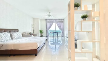Standard Studio, 1 Katil Raja (King), Balcony, City View | Seterika/papan seterika, Wi-fi percuma, cadar katil 