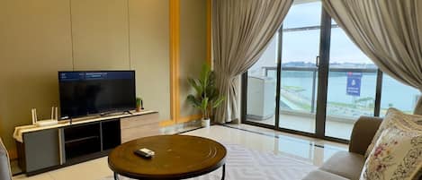 Family Apartment, 4 Bedrooms, Non Smoking, Sea Facing | Living area