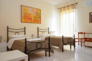 Literie hypoallergénique, couette en duvet d'oie, bureau