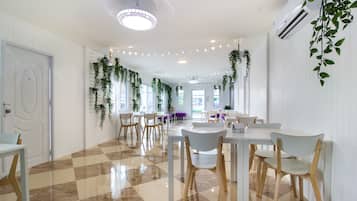 Coin salon dans le hall